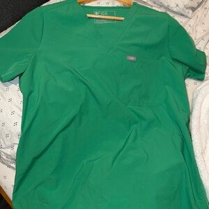 FIGS Catarina™ One-Pocket Scrub Top – Safety Green – L FREEx